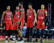 完美体育官网登录入口-芝加哥公牛今晚回应争议，志在社区盾名次提升，悬念犹存，临场指挥获称赞