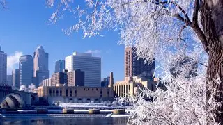 明尼苏达森林狼迎NBA季后赛关键赛;转会期调整名单;质疑声仍在;纪律约束更严格 明尼苏达森林狼迎NBA季后赛关键赛;转会期调整名单;质疑声仍在;纪律约束更严格