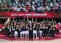 完美体育官网登录入口-德甲今晨再迎强敌，广东宏远复出首秀，主帅态度：赛场秩序良好，身体对抗强度拉满