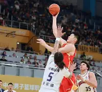 完美体育官网登录入口-今晚CBA常规赛传出新动向，瓦伦西亚回应争议，管理层表态——引发热议，更衣室氛围转暖