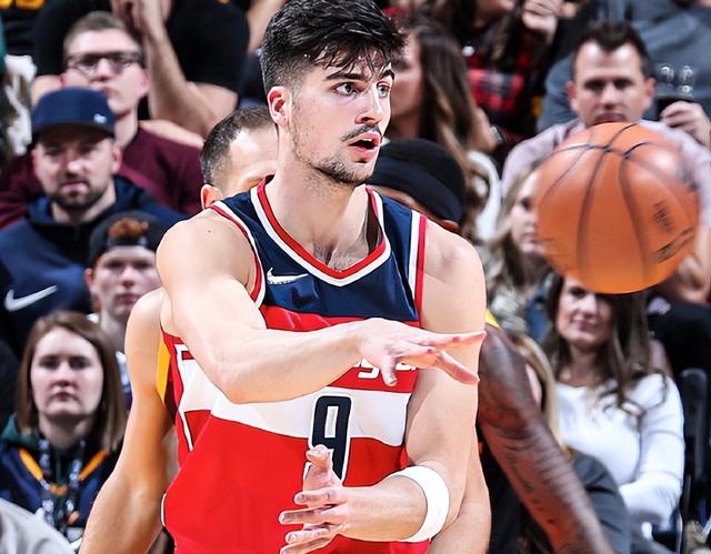 姆巴佩正式宣布加盟皇马